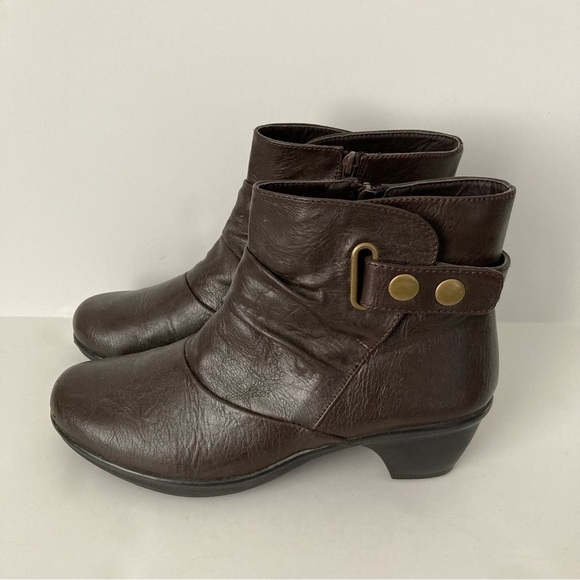 Easy Street Boots | Size 8 - Picture 4 of 6